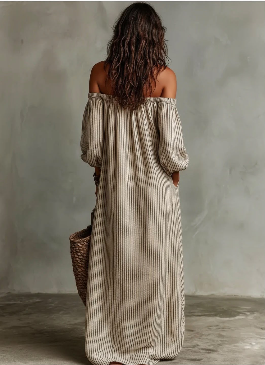 Carmen · Vestido largo con escote que deja los hombros al descubierto