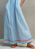 Nora · Vestido azul fluido con bolsillos
