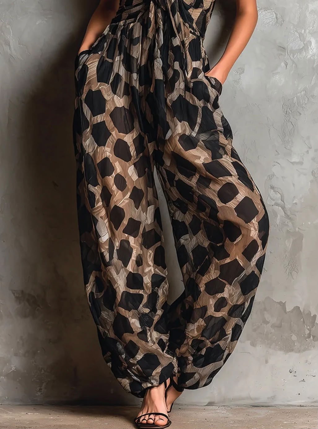 Leire · Mono halter fluido con estampado en contraste